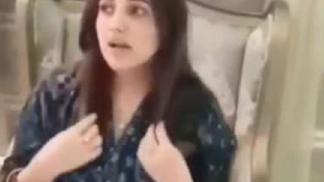 Hareem shah Leaked episode Hareem shah is in the market